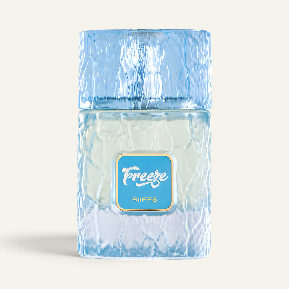 Profumo unisex Freeze di NOOR Arabian Essence in flacone di vetro azzurro con texture ghiacciata e tappo decorato